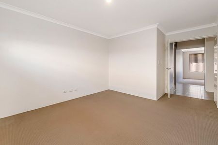 Large Family Home - Photo 3