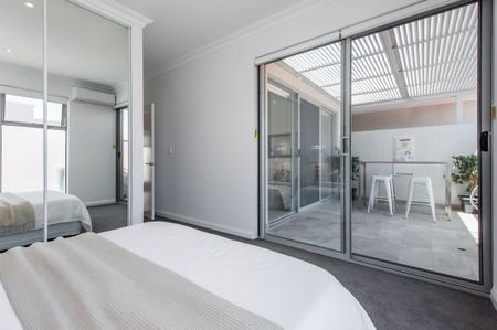 13/122 Kimberley Street, West Leederville WA 6007 - Photo 3