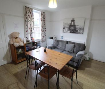 3 bedroom detached house to rent - Photo 2