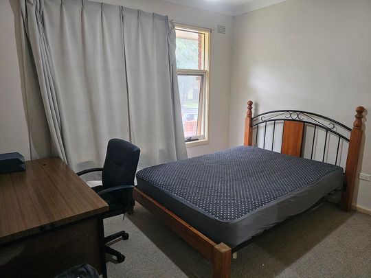 4-bedroom shared house, Ashcroft Place - Photo 1