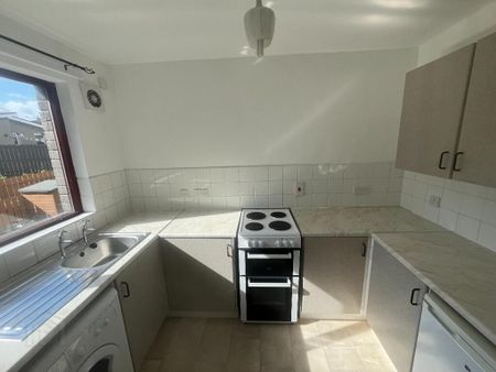 37 Hill Street, Lisburn, BT28 1YE - Photo 2