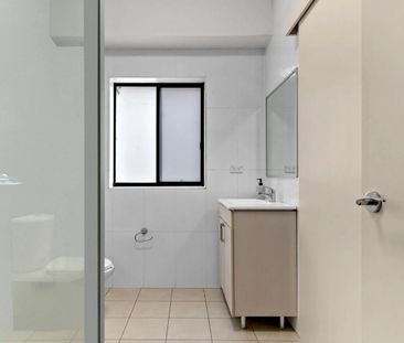 One bedroom apartment in a convenient location - Photo 4