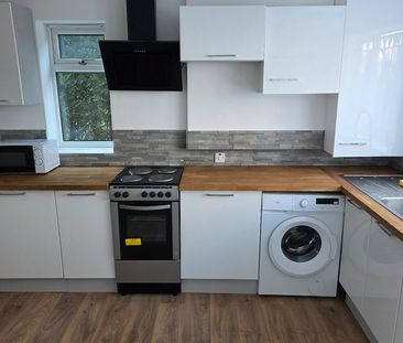 Room in a Shared House, Foundry Mill Street, LS14 - Photo 3
