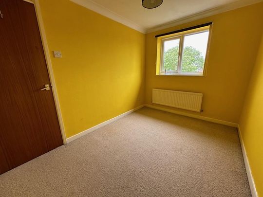 2 bedroom mews to rent - Photo 1