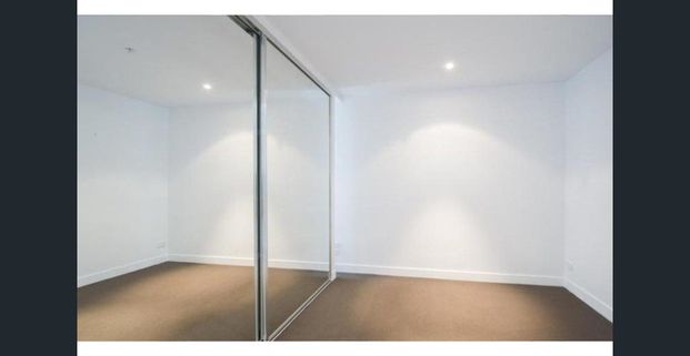 Stylish, Bright & Perfectly Positioned Living on Malvern Road - Photo 1