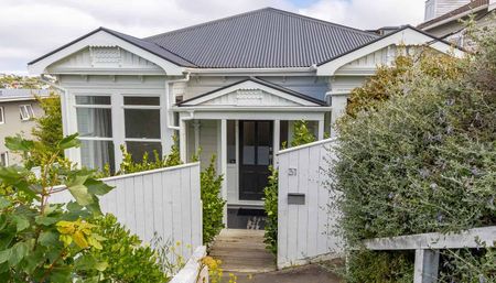 5 bedroom Villa with outdoor entertaining - Photo 5