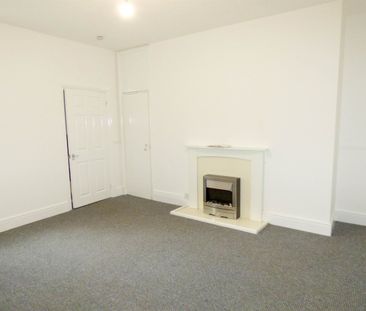 2 bed flat to rent in Springfield Terrace, Felling, NE10 - Photo 3