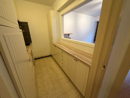 Instapklaar goed onderhouden appartement met één slaapkamer in het hartje van Blankenberge. Dichtbij het strand, het commercieel centrum en het openbaar vervoer. - Photo 5