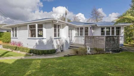 Bright, Sunny and Close to Town! - Photo 5