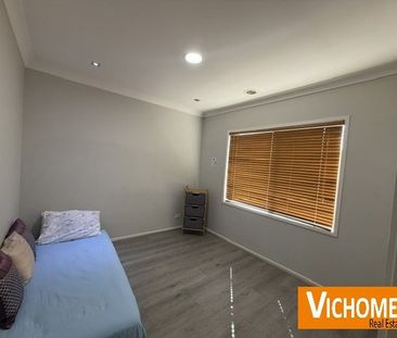 Spacious & Excellent Location - Photo 3