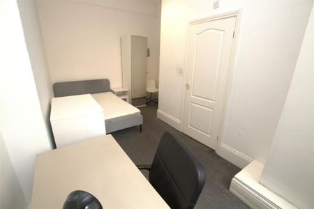 8 Bed Terraced House To Rent - Photo 2