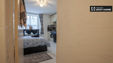 Cozy studio apartment for rent in Rathgar, Dublin - Photo 3