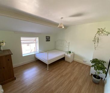 4 bedroom private hall to rent - Photo 3