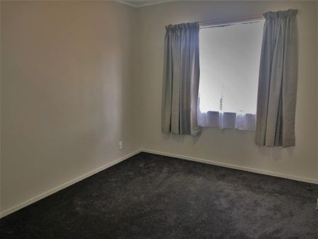 Unit 2, 45 Templeton Place, Clendon Park, Auckland - Photo 4