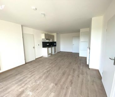 Appartement au 3ème étage, 2 chambres, balcon, place de parking - Photo 1