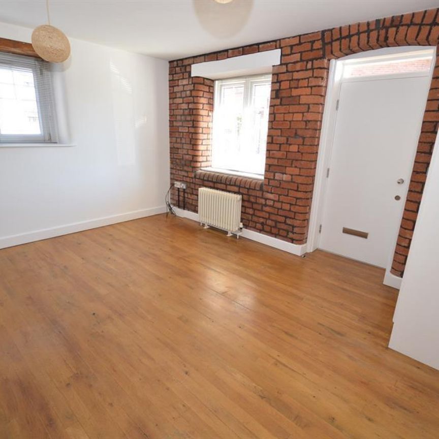 1 bedroom Flat To Let - Photo 1