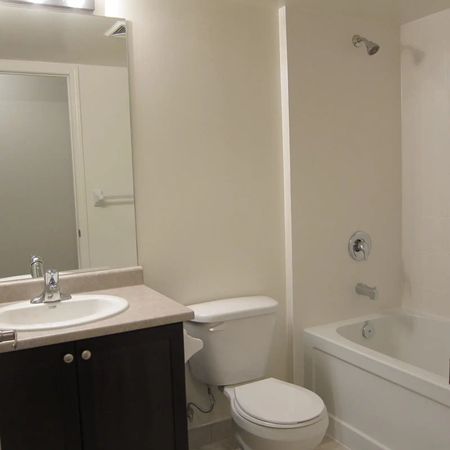 For Lease - 19 Grand Trunk Crescent Unit# 1207, Toronto, Ontario - Photo 2