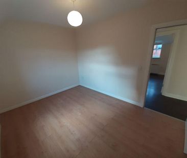 2 bedroom property to rent - Photo 1