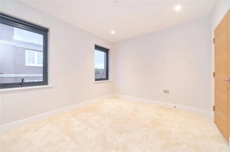 3 bedroom flat in 264-270 Finchley Road - Photo 4