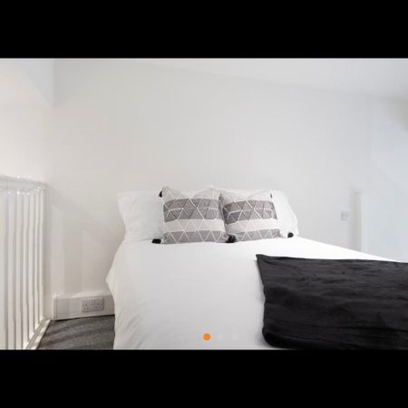 Studio Flat, Sheffield, S1 - Photo 4