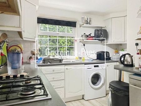 Popley, RG24 - Photo 3