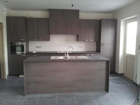 woning met 3 slaapkamers , tuin en garage in Hoogstraten - Photo 4