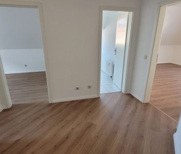 Gemütliche 3-Zi.-Whg. mit neuem Bad, neuem Laminatboden und Balkon ... - Foto 6