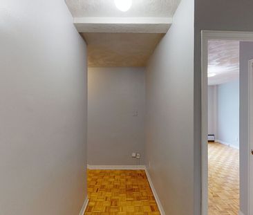 Welcome to the Sadler's Court Apartments! Beautiful Bachelors to 2-... - Photo 2