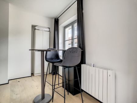 STUDIO MEUBLÉ - 21 m2 - 69001 - LYON - Photo 3