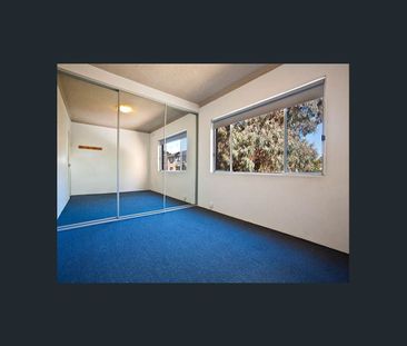 Spacious Unit In Fantastic Location - Photo 4