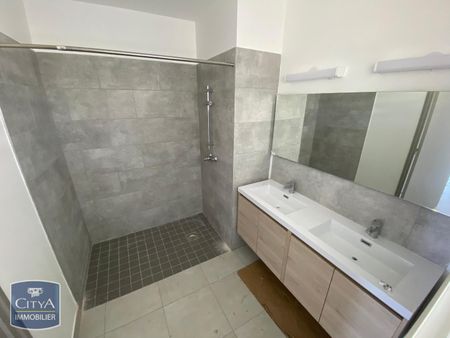 Location Appartement 4 pièces 114m² STE CLOTILDE 97490 - Photo 3