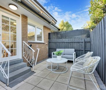 PERFECTLY PRESENTED | GREAT LOCATION | MODERN - Photo 6