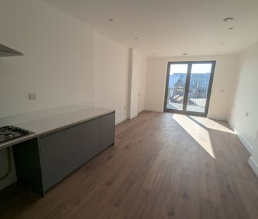1 Bed Flat, O T O Tower, IG3 - Photo 2