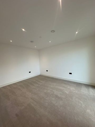 2 Bed Flat, One Clapham Junction, SW11 - Photo 4