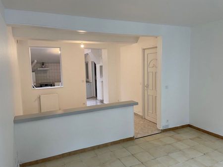 SPACIEUX T1 BIS AU RDC PLEIN SUD EN CENTRE VILLE - Photo 3