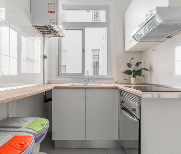 Bright room in Redondilla Street - Photo 4