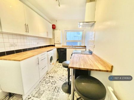 2 bedroom flat to rent - Photo 5