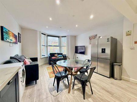 7 bedroom terraced house to rent - Photo 2