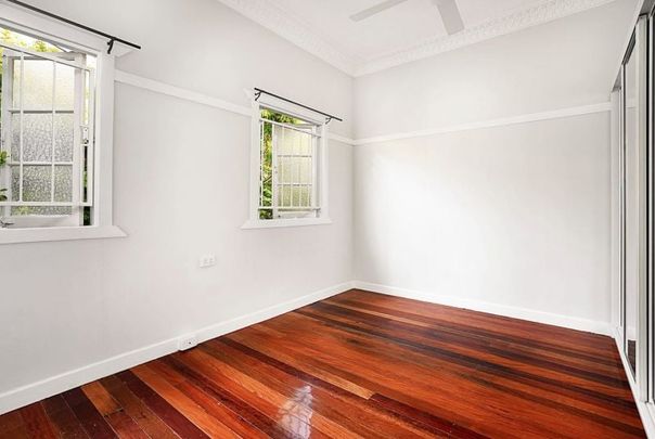 Clayfield Post War Cottage - Photo 1