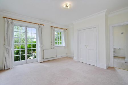 6 bedroom detached house to rent - Photo 4