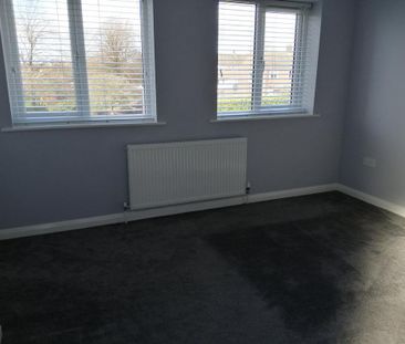 2 bedroom end of terrace house to rent - Photo 1