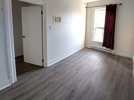 For Lease - 130 Main Street, Port Colborne, Ontario - Photo 4