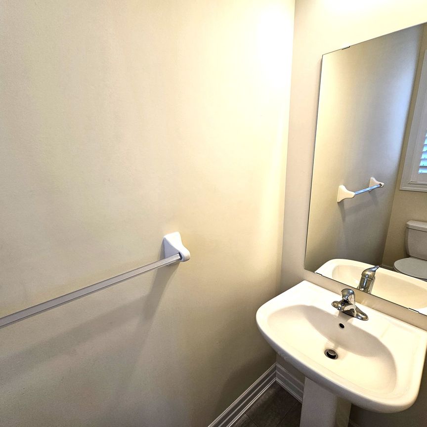 For Lease - 32 Clear Spring Avenue, Georgina, Ontario - Photo 1