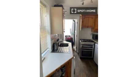 2-bedroom apartment for rent in Bray, Dublin - Photo 4