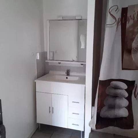 Location appartement Agde, 1 pièce, 19.32 m², 306 € (Charges comprises) - Photo 1