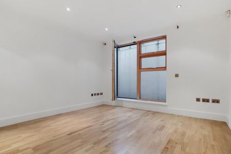 5 bedroom detached house to rent - Photo 3