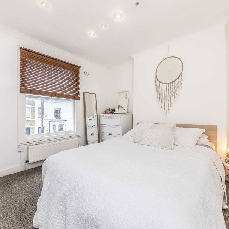 Ferndale Road, SW4 7RN, London - Photo 1