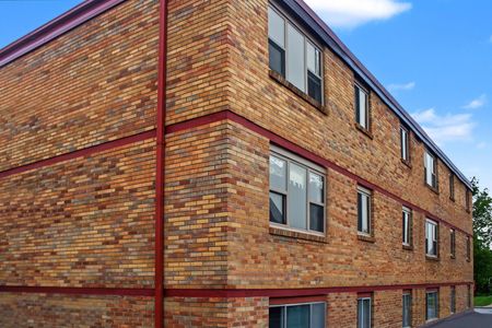 Laurentian Apartments - Photo 2