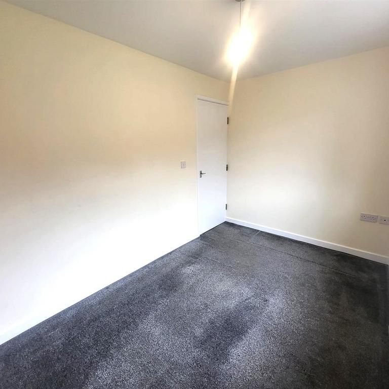 2 bedroom ground floor flat to rent - Photo 1