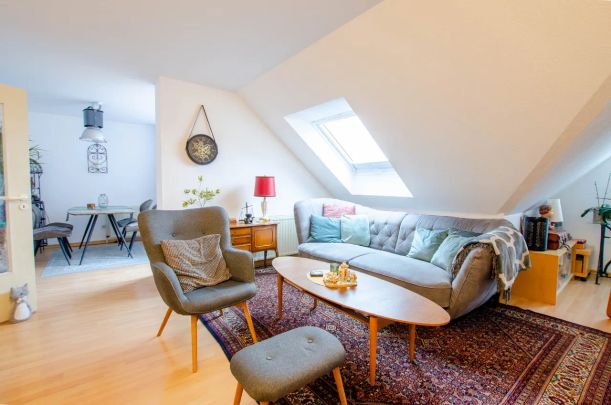 Moderne 2 Zimmer-Wohnung im Dachgeschoss mit Loggia und Stellplatz - Foto 1